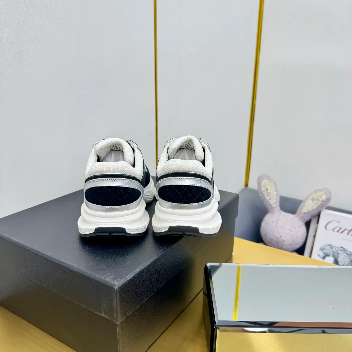 p700🐮🐮Upgraded version, upgraded version, upgraded version! No rebuttal accepted! ! ! ! Chanel Chanel dad shoes, couples' model for men and women - 2025 top casual sneakers in the counter. This classic design; the upper is electro-embroidered with various techniques; ❷The inner lining is made of: original Yangli + net ❸The outsole is based on: the original TPU combination outsole. The full set of boutique packaging for women 35–41